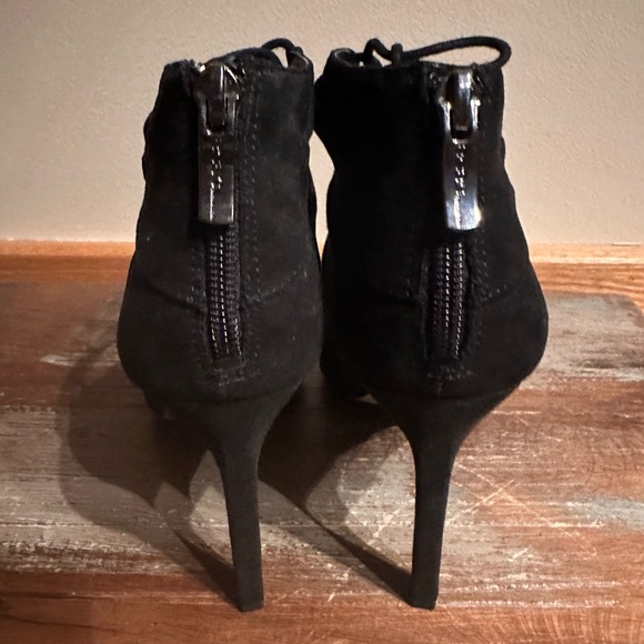 BCBG gladiator cage lace up zipper back high heel suede 8.5M never worn shoes - Picture 7 of 9